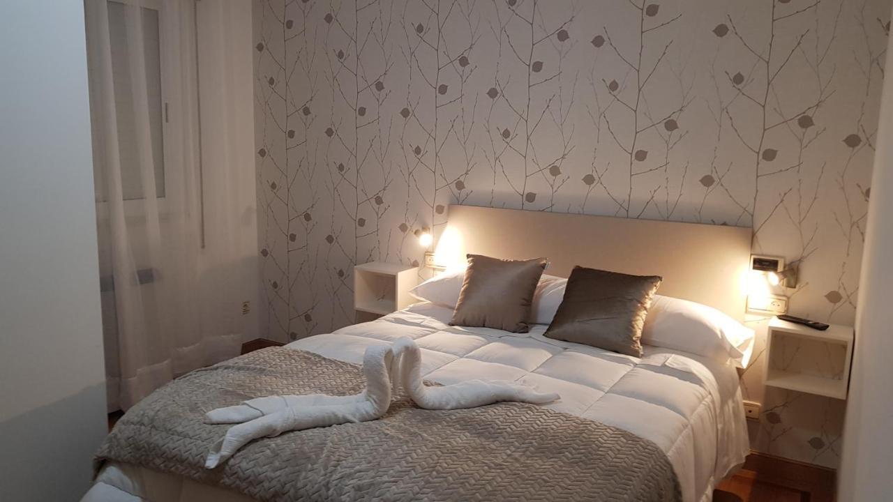 Apartamentos Shalom Ribadeo Exteriör bild