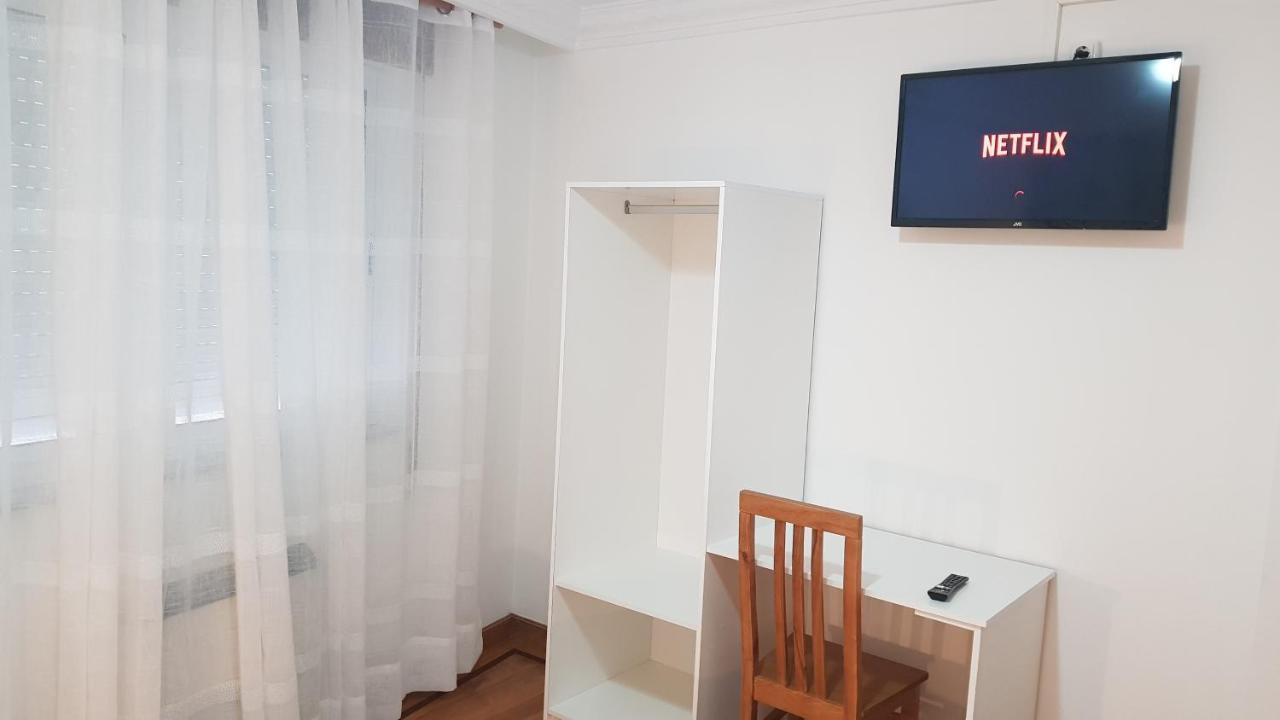 Apartamentos Shalom Ribadeo Exteriör bild