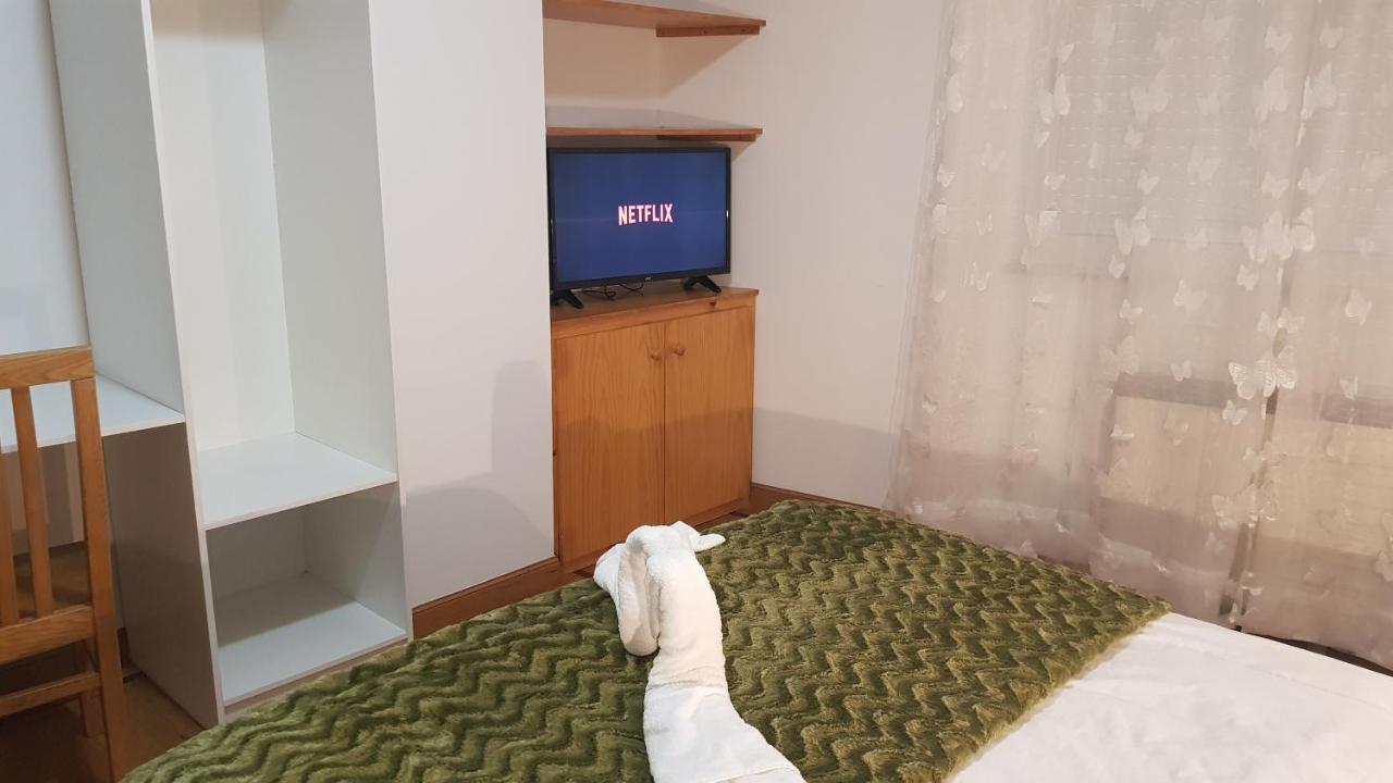 Apartamentos Shalom Ribadeo Exteriör bild